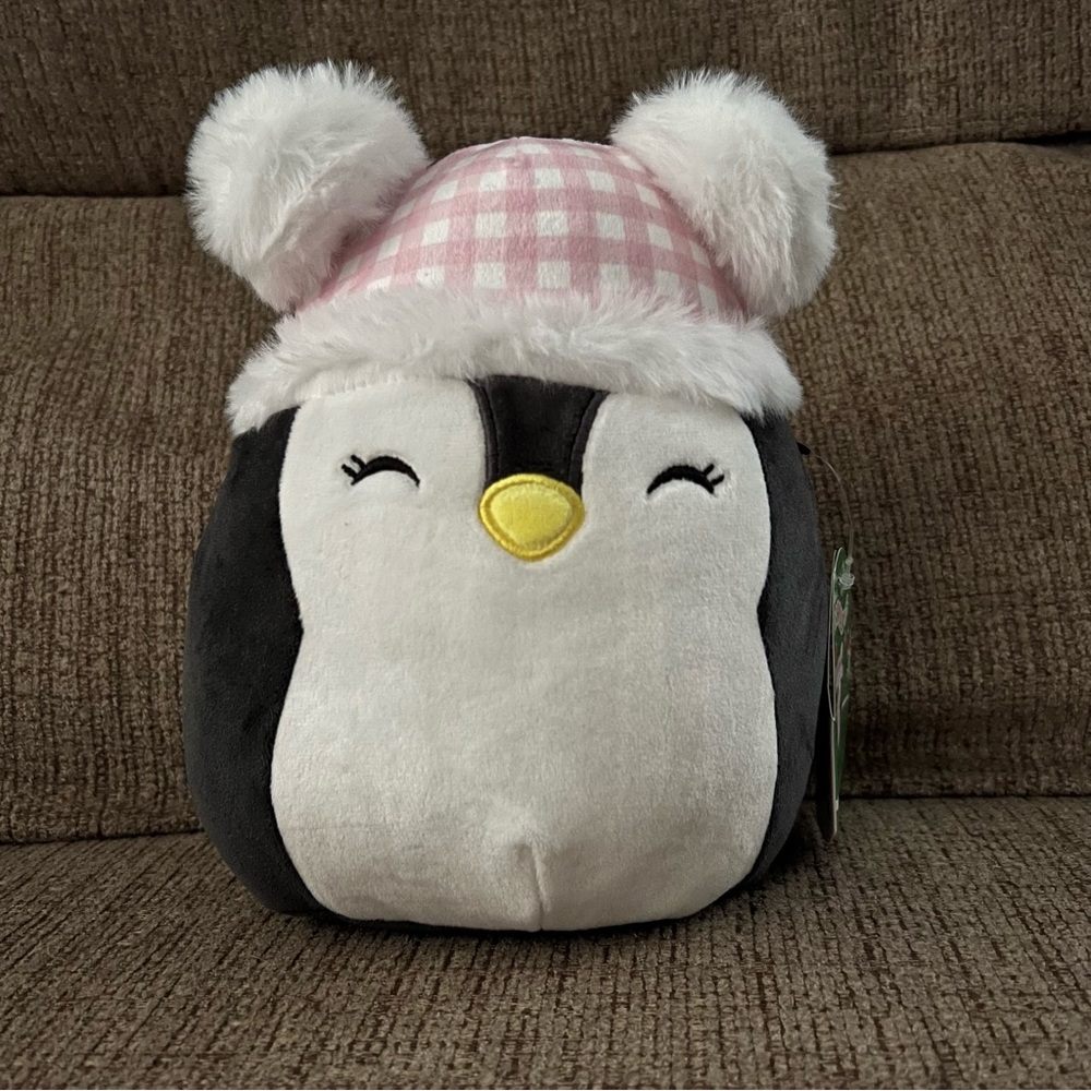 Squishmallows Luna the Penguin 8” Holiday 2022